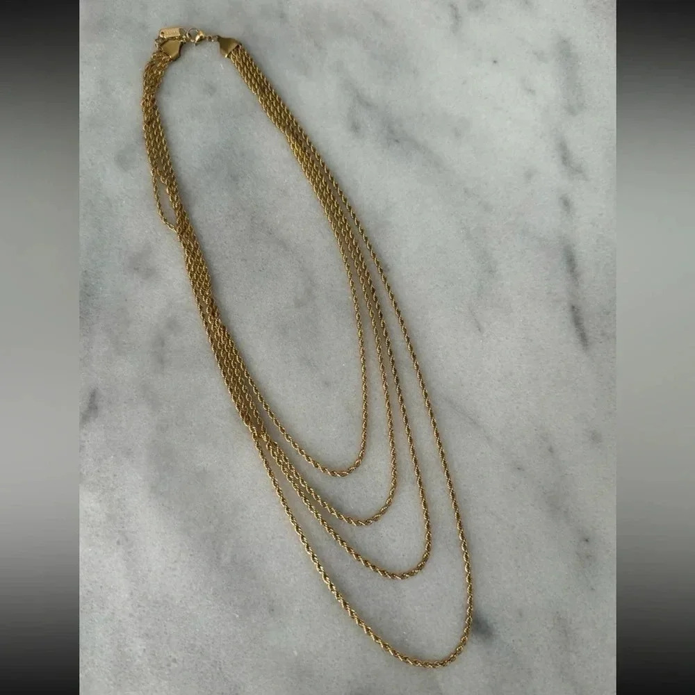 Gold Chain Link Layered Chunky Necklace Brand New
Brand New
Stainless Steel - Picture 4 of 4